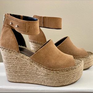 Dolce Vita Wedge